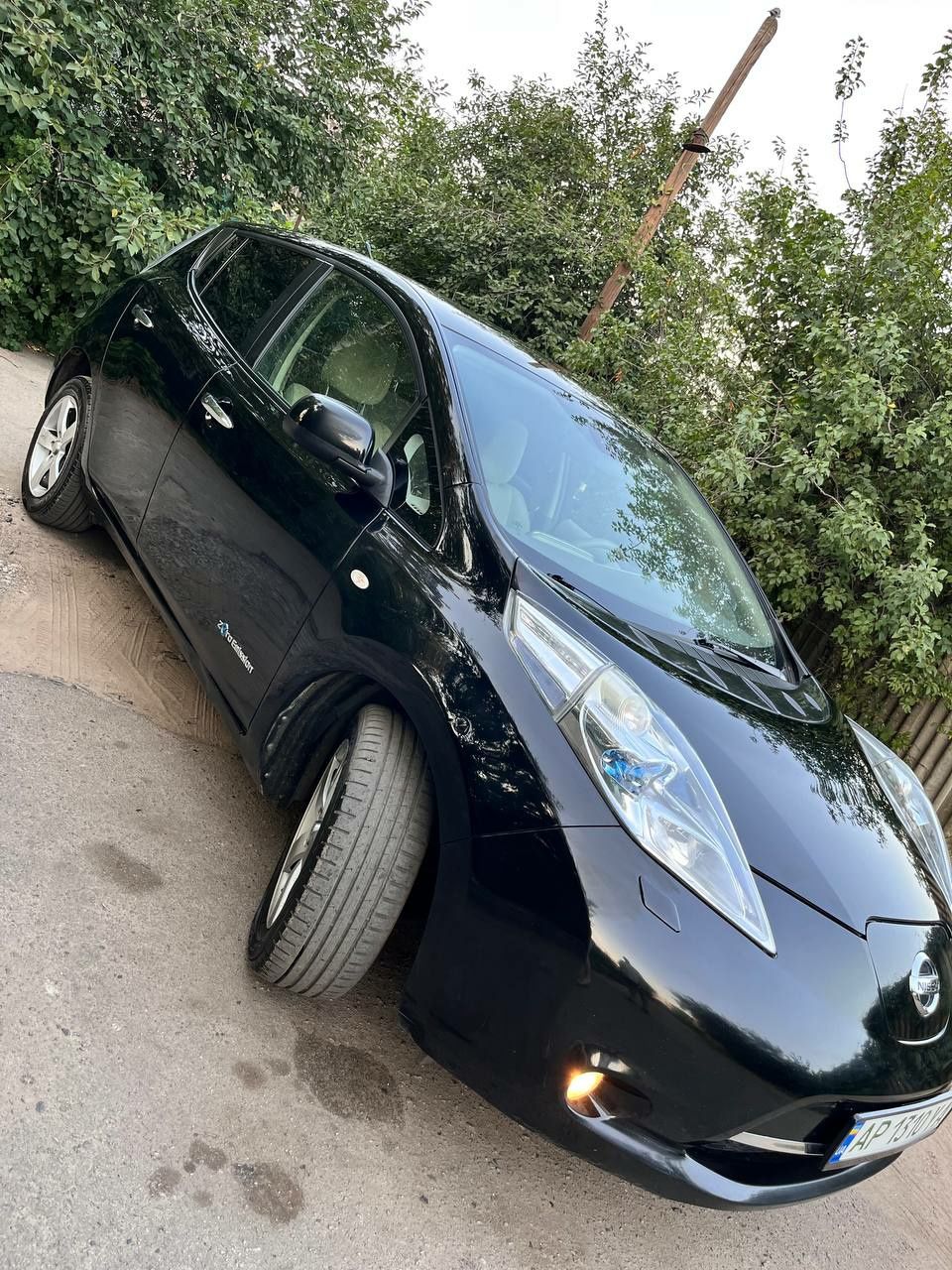 Продам Nissan Leaf