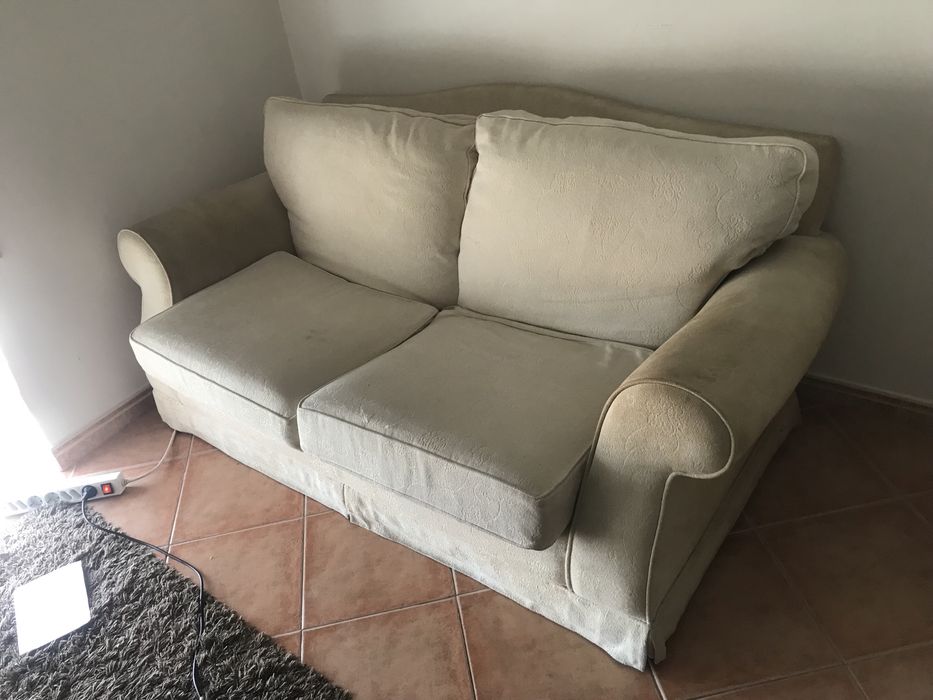 Sofa de 1 lugar mais 1 Sofá de 2 lugares beje 1  puff
