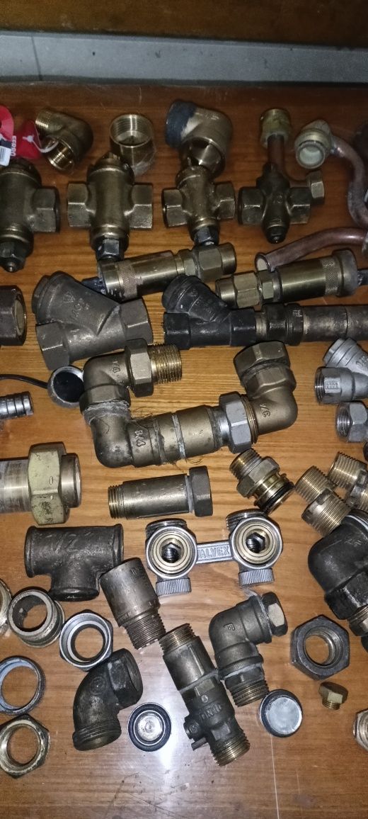 Kształtki, zawory itp. to co na zdjęciach - 12 kg