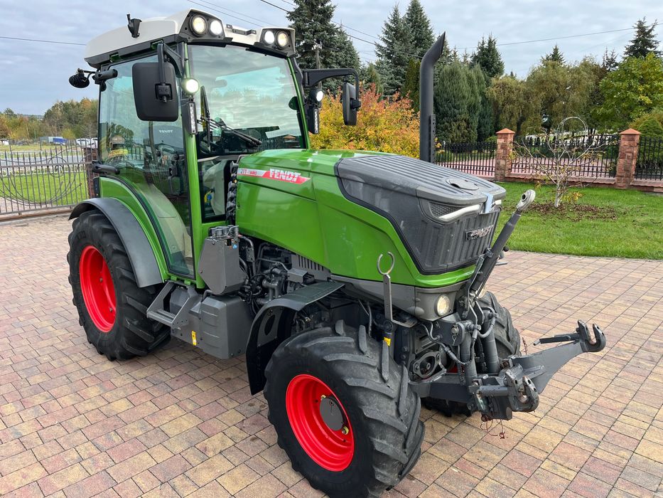 Fendt 211V PROFI Tuz idealny stan ciągnik sadowniczy 209 208