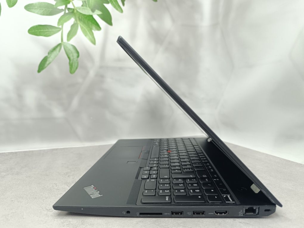 Ноутбук Lenovo ThinkPad T570/i7-7600U/16/SSD 256 GB/15.6"/4К