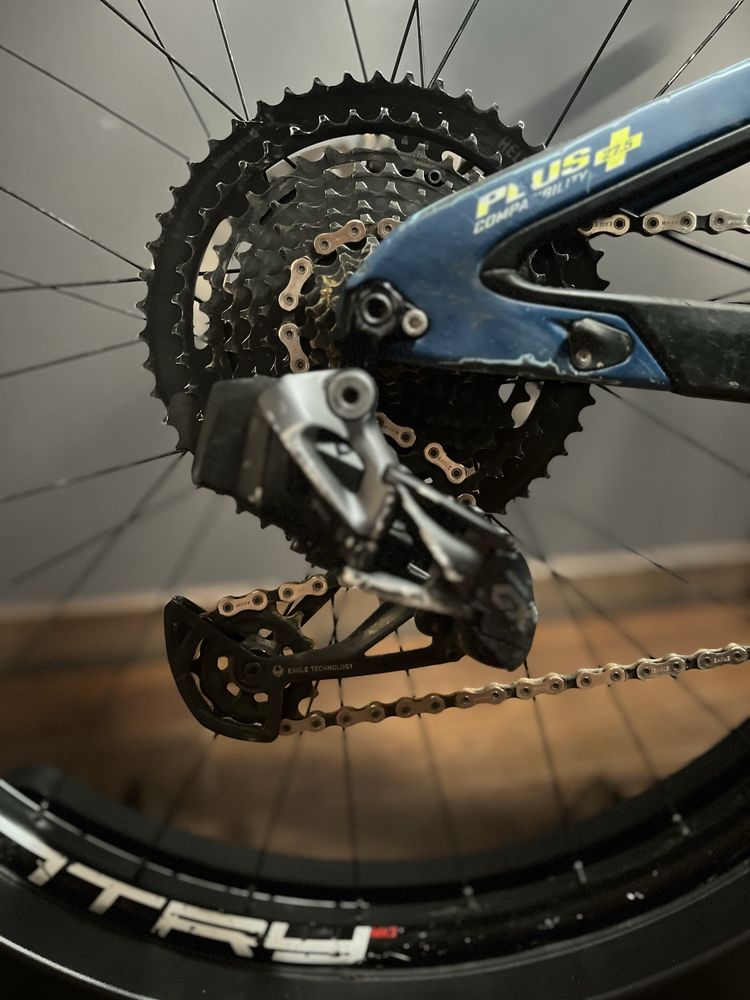 Pivot Firebird 29” Carbon M FOX 38, Float X2, GX AXS, custom RAW
