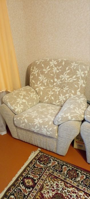 Диван з кріслами