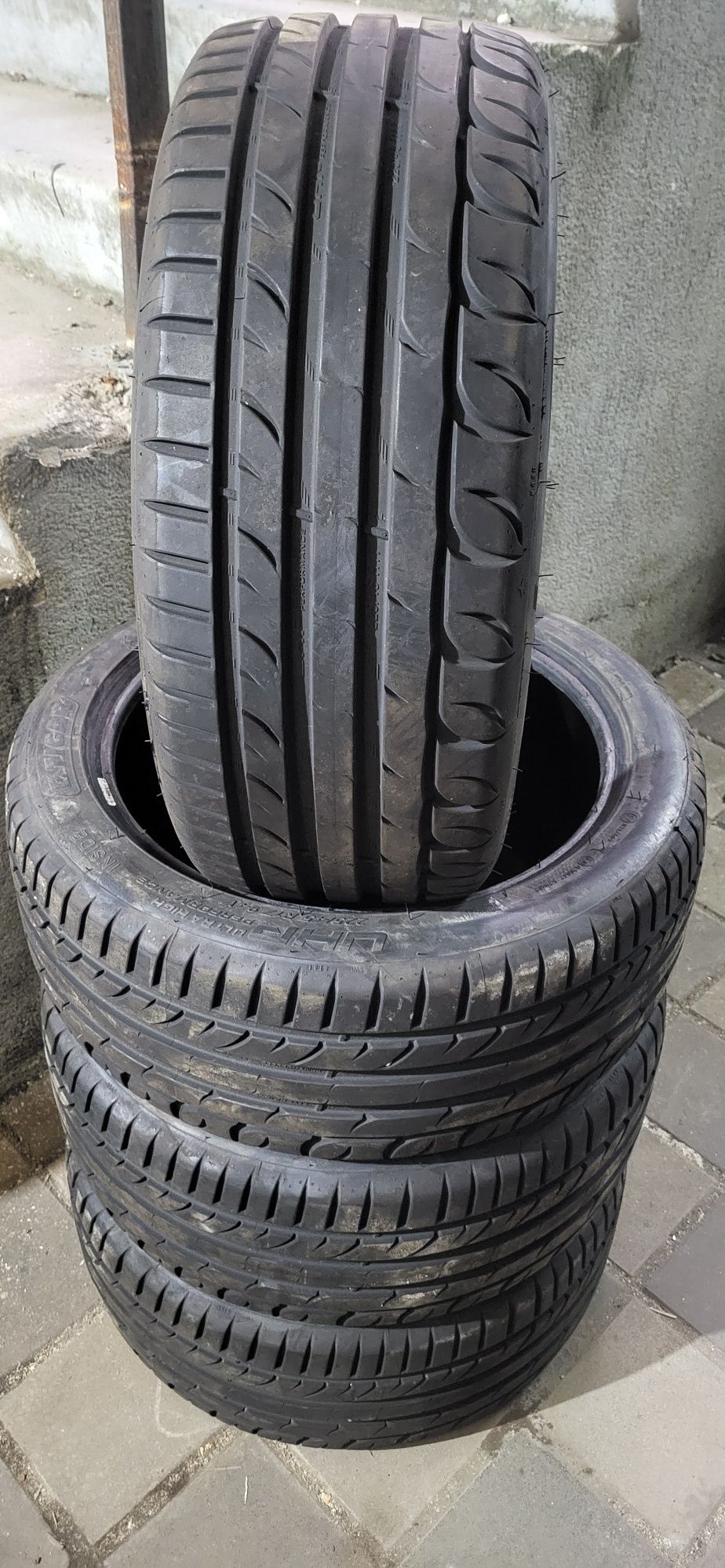 Комплект літніх колес 225 45 R17 94V Tigar ultra high performance