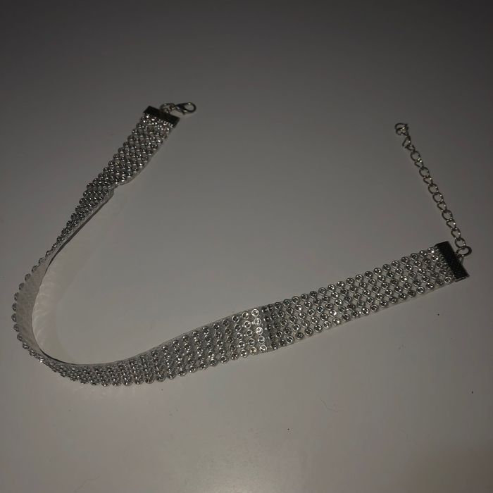 Отдам чокер с камушками блестки