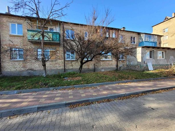 Продам повноцінну 1 кімнатну квартиру в центрі міста Гостомеля.