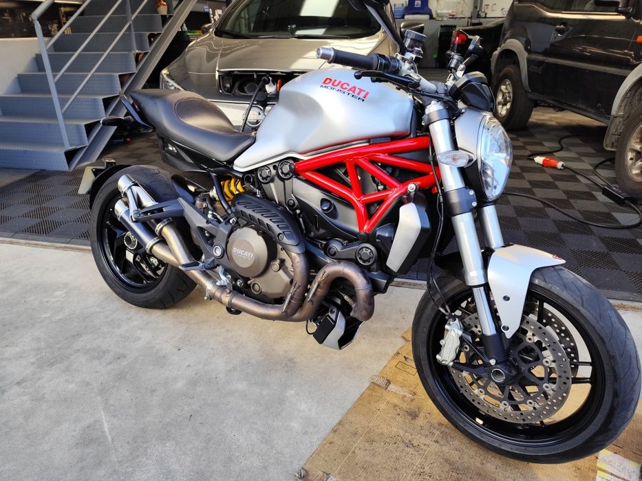 Ducati Monster 1200