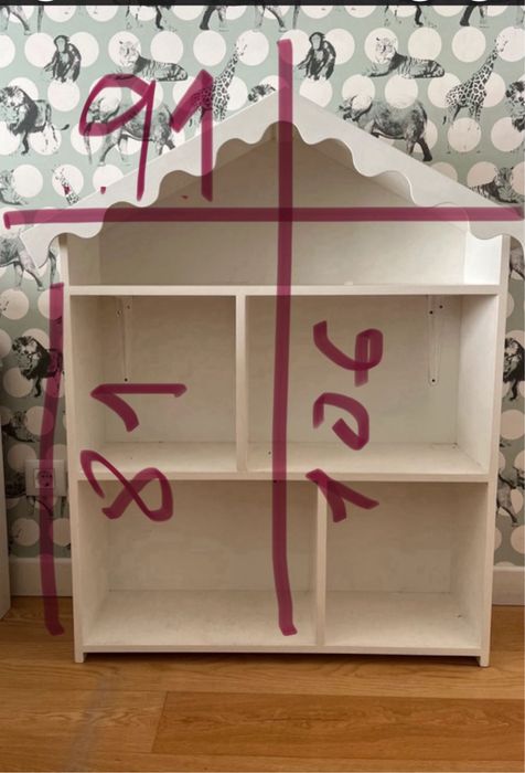 Estante de madeira/ casinha de bonecas