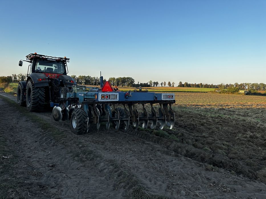 Talerzowanie trudnych terenów Głębokość do 30cm Talerze średnica 810mm