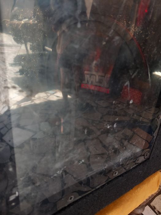 Subwoofer  bom estado