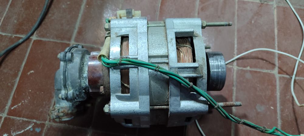 Електродвигун 100 вт 3000 обертів