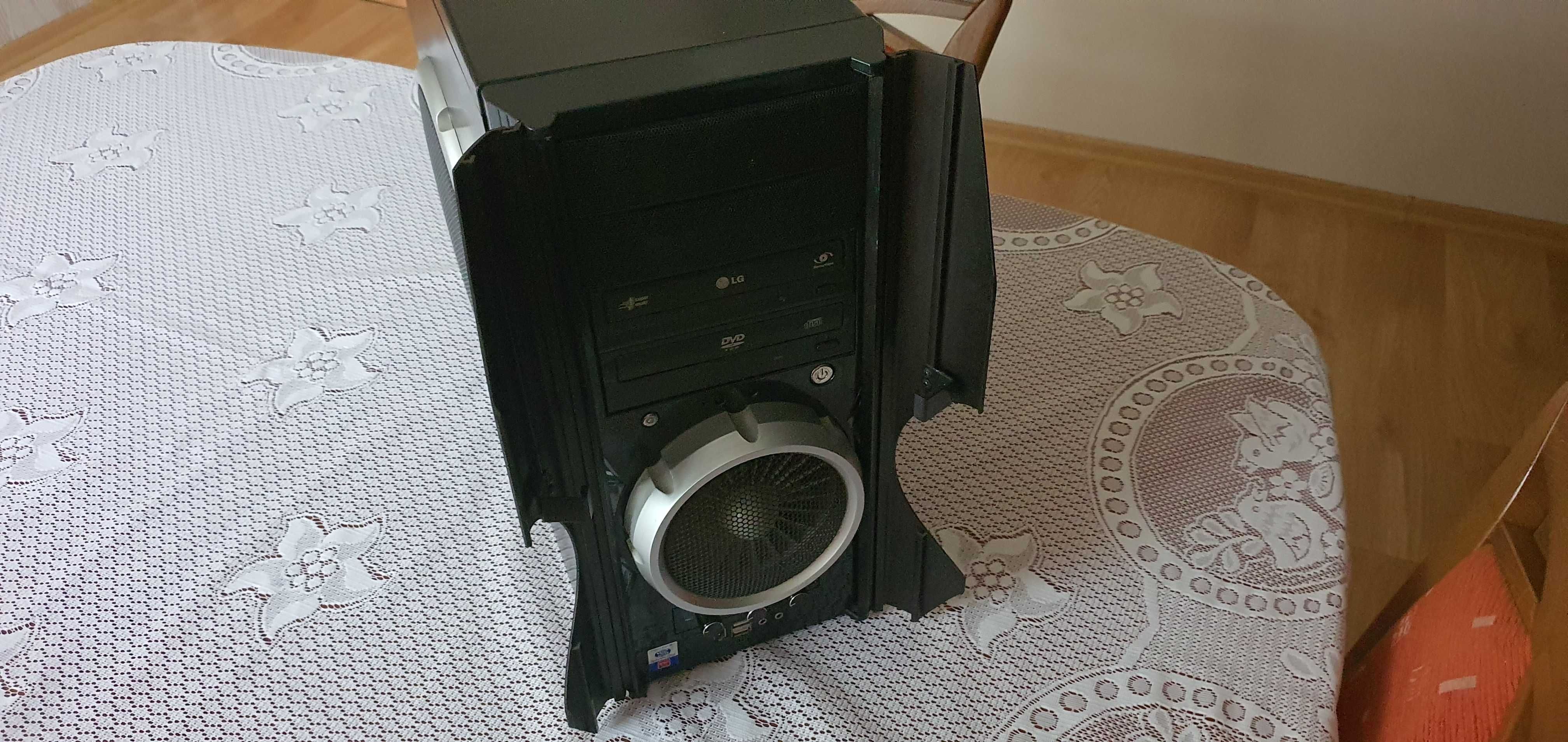 Komputer z Intel Core Quad 8GB DDR2 Radeon 500GB