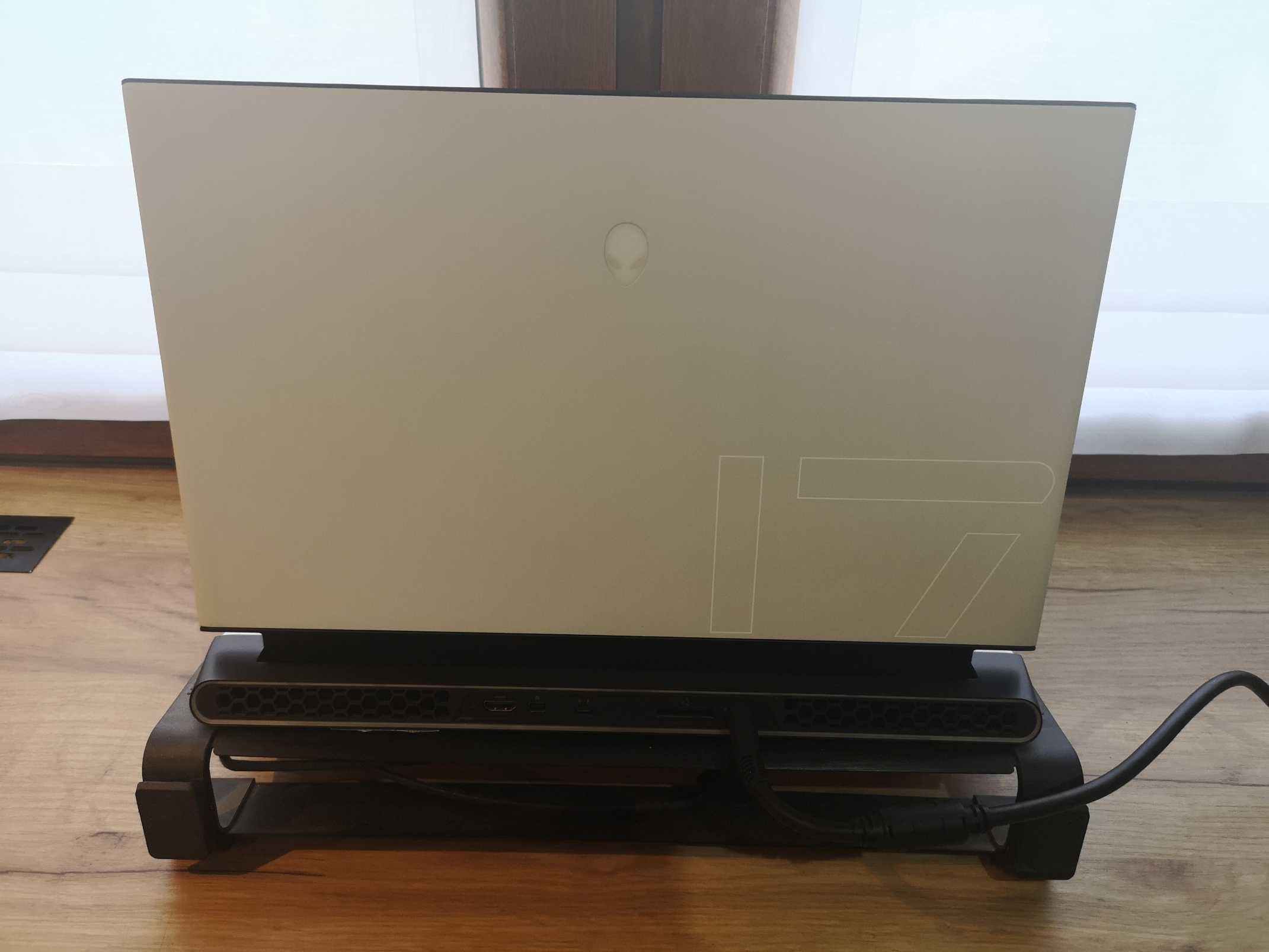Dell Alienware m17 R4 i9-10980H/32GB/1TB/Win10P RTX3080