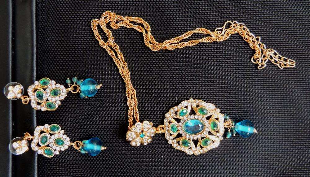 Набор бижутерии(серьги+кулон+цепочка). Индия, Есть выбор.