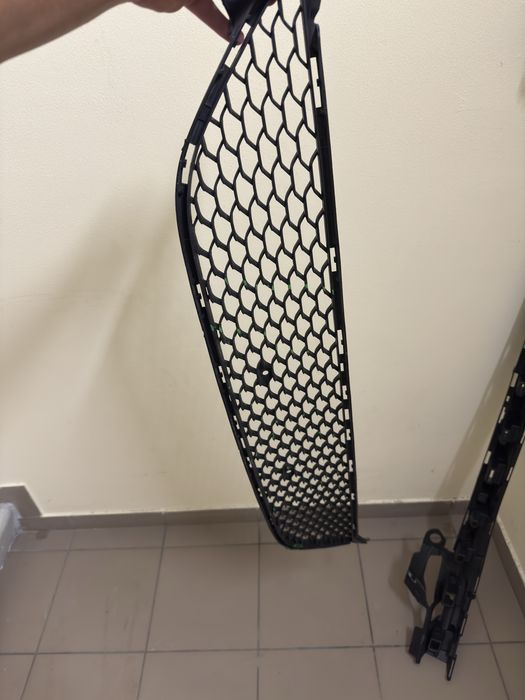 Mercedes CLS W257 (Хромова накладка, нижня решітка, кронштейн бамперу