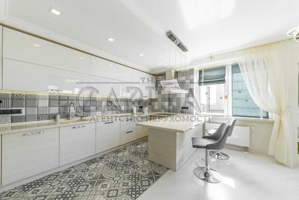 Аренда  Квартира  проспект Глушкова Академика Голосеево Киев