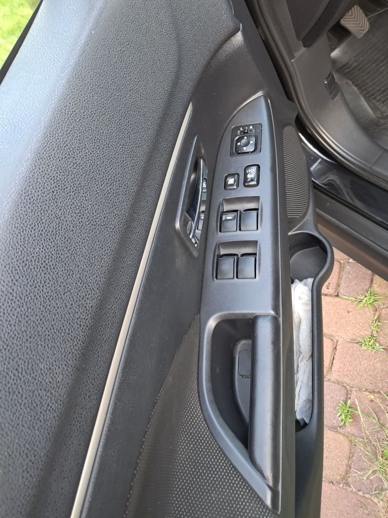 Mitsubishi ASX 1.8 D   2011
