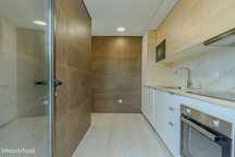 Andar Moradia T2+1 com aproveitamento de Sótão, remodelado e renovado