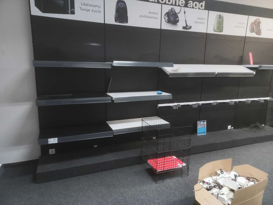 regały przyścienne metalowe modułowe sklepowe czarne