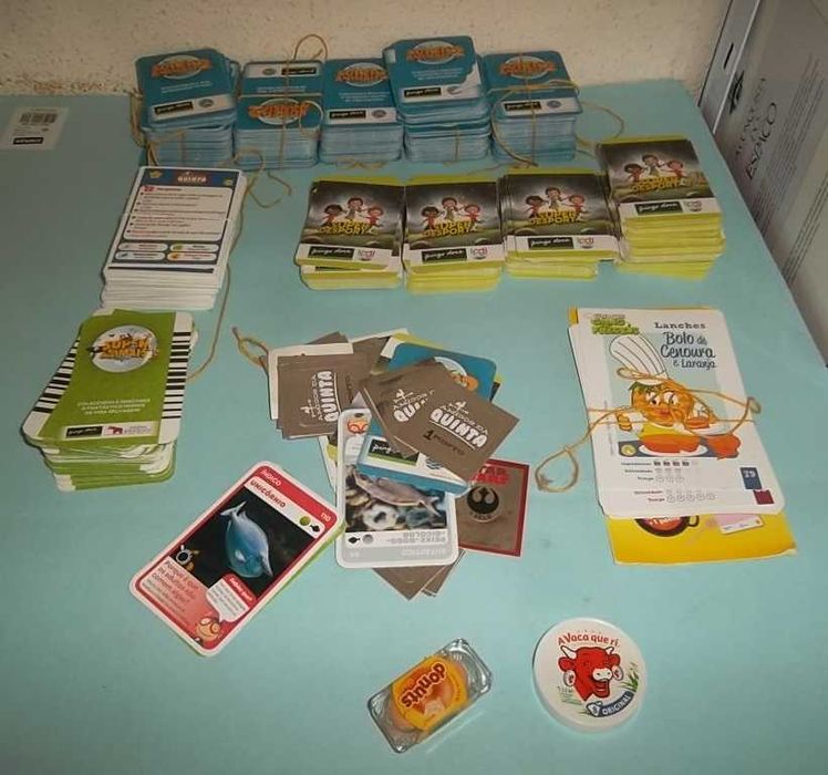 Grande lote de 200 cartas colecionáveis