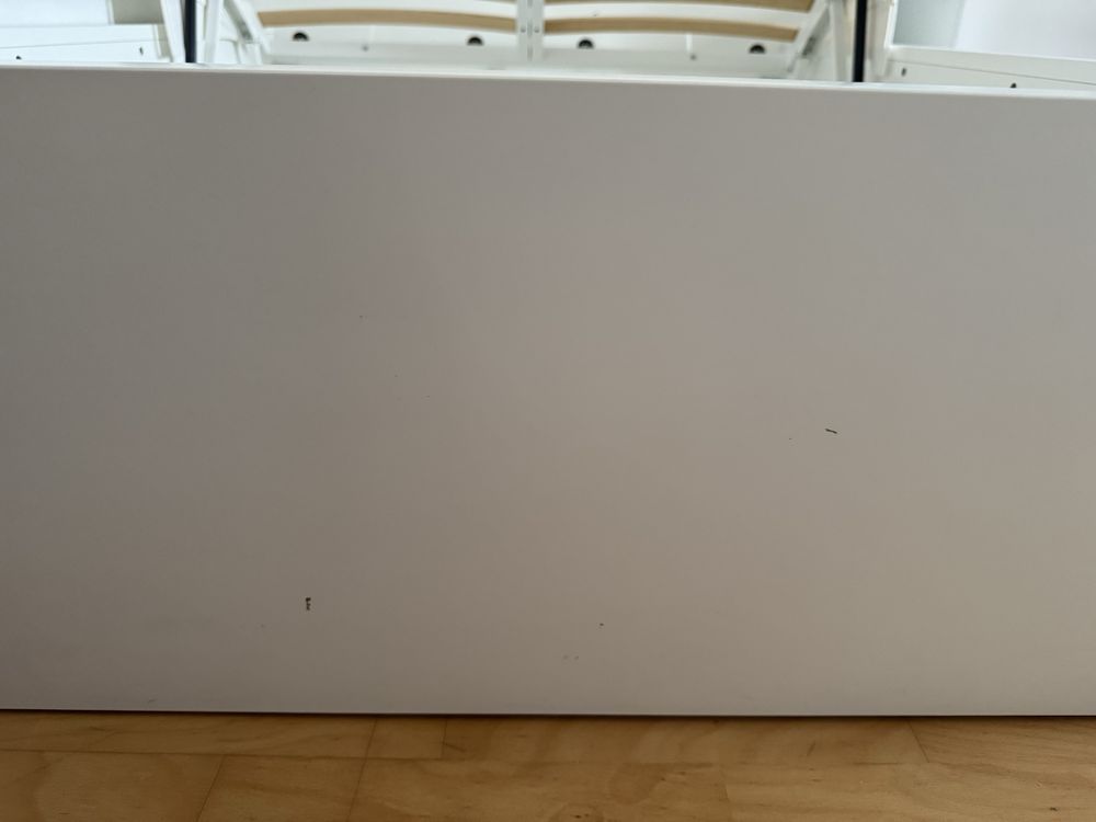 Cama com arrumação Malm do Ikea 140x200