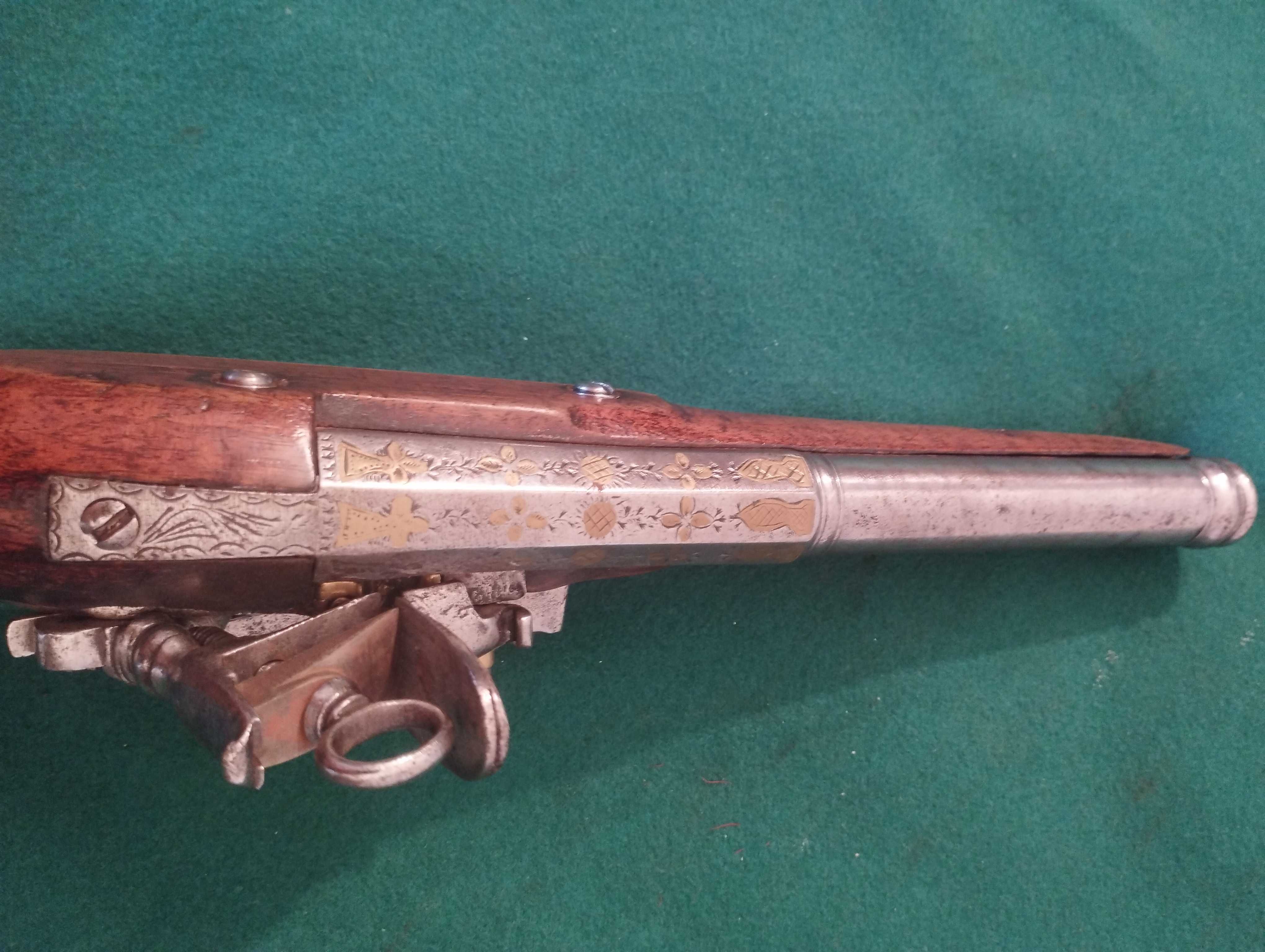 Pistola de pederneira portuguesa  final do século XVIII.