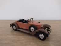 Stutz 8 IA-1933, model auta 1:43.