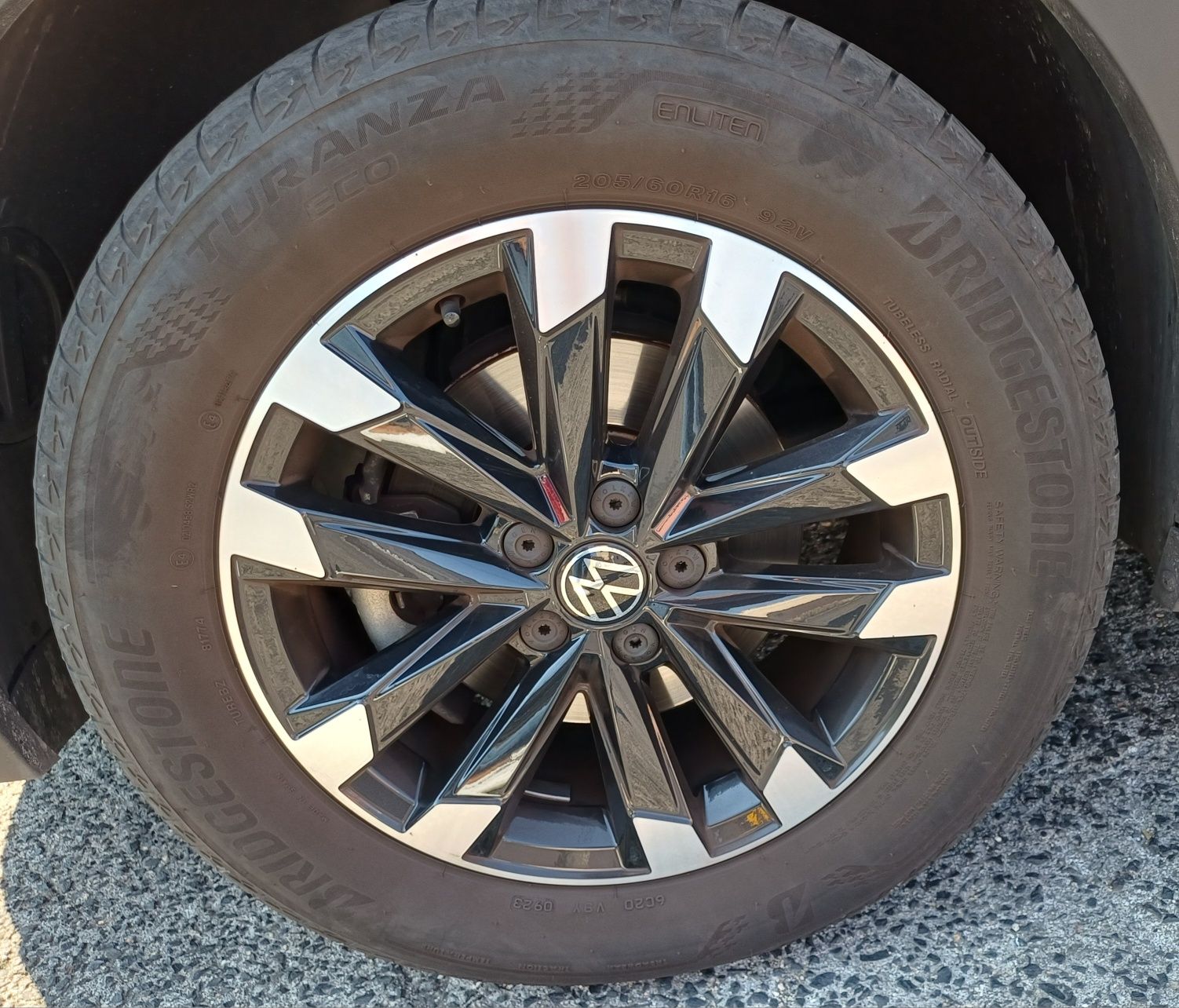 Volkswagen T-Cross preto 2023