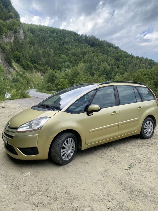 Сімейне авто 7 місне