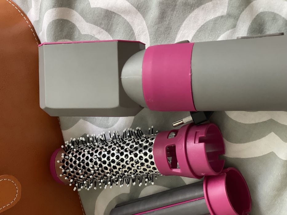 Продам фен з насадками