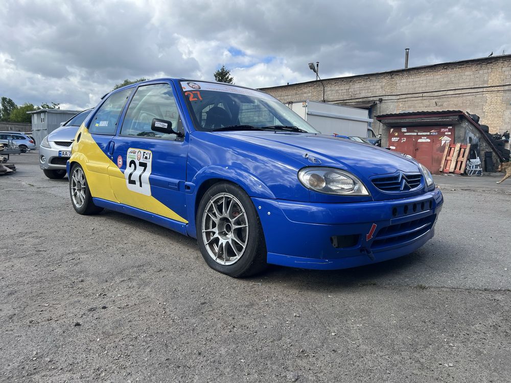 Спортивний гоночний Citroen Saxo VTS Cup