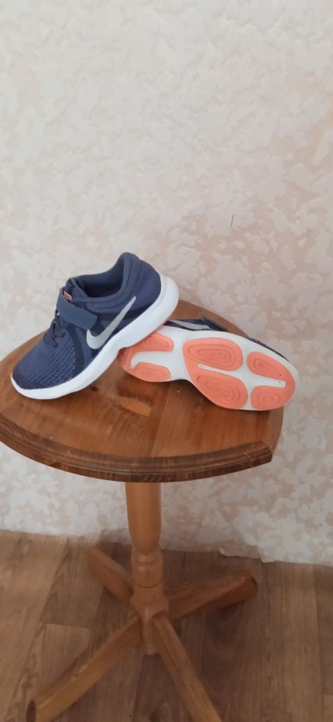 Nike Кросівки - Розмір 31 (19 см)
