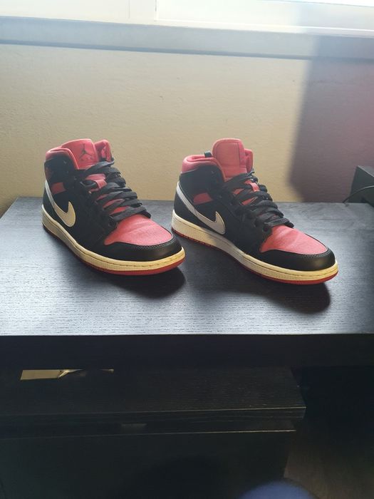 Air Jordan 1 mid black gym red white