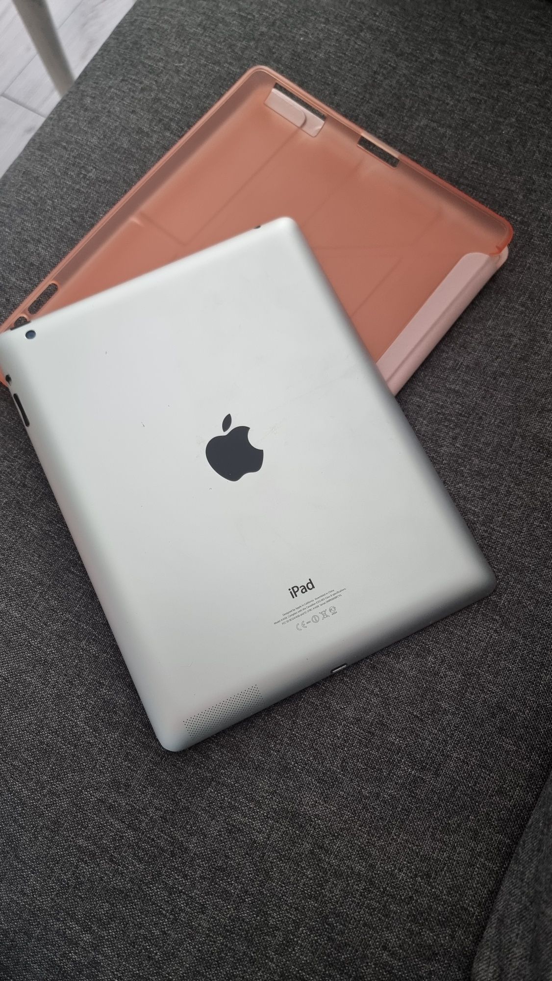 Планшет Apple iPad 4 Wi-Fi 128GB ME393TU/A White