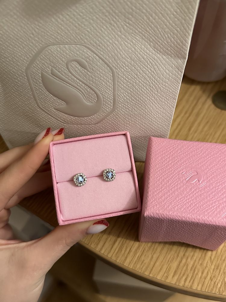 Swarovski сережки з голубим камінчиком