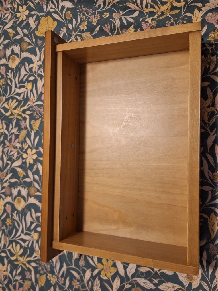 Mesa de cabeceira em pinho mel