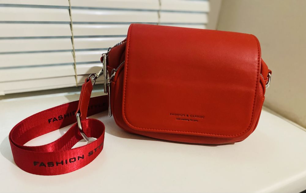 Жіноча молодіжна сумка маленька червона