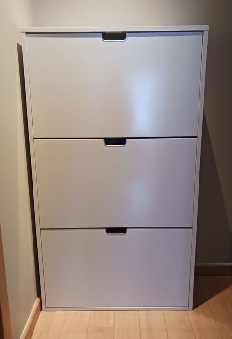 Sapateira branca Ikea