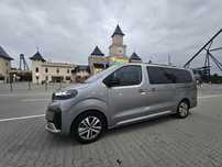 Wynajem busa Peugeout Traveller 2024
