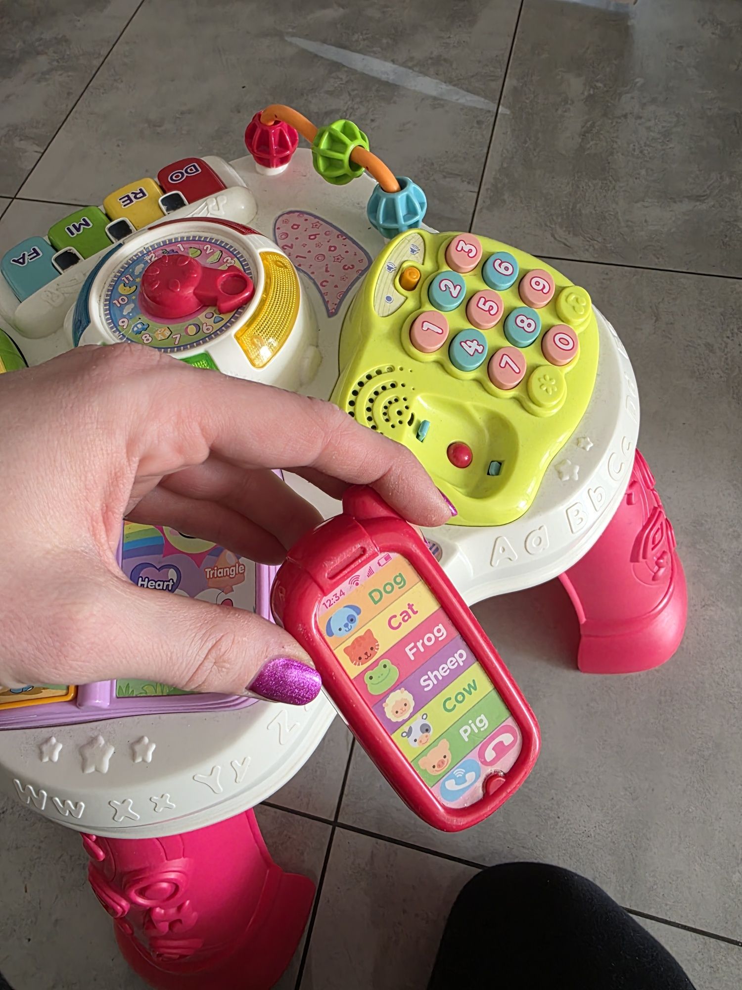 Stoliczek edukacyjny Vtech z telefonem