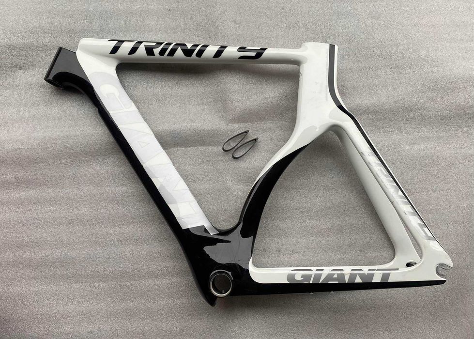 ШАРА 210$ рама карбонова шосейна розділочна тт giant trinity розделка