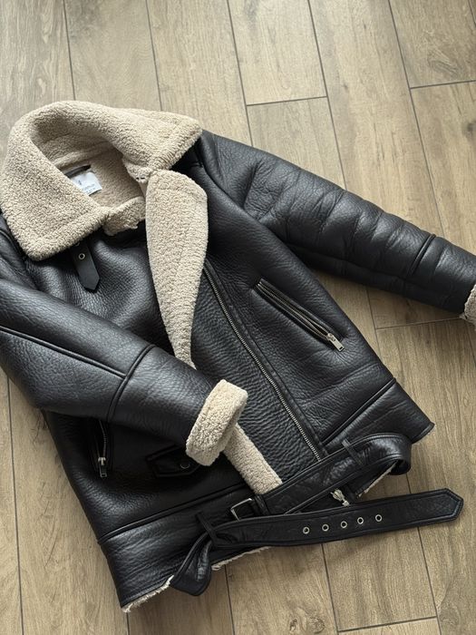 Дубленка тепла Stradivarius M