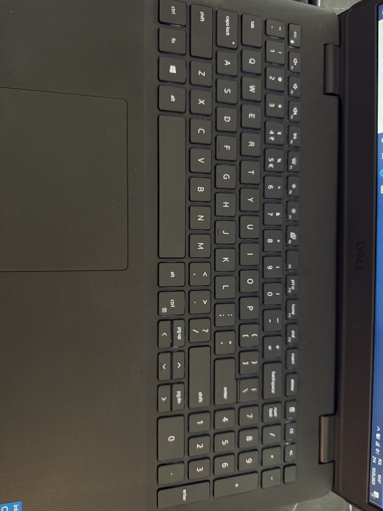 Laptop DELL VOSTRO 3500