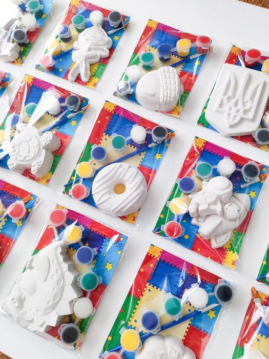 Набори для творчості, гостинці, подарунки