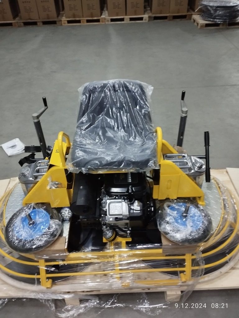 Zacieraczka dwukołowa samojezdna wylewek mod:PT-D36 B&S VANGUARD 24 hp