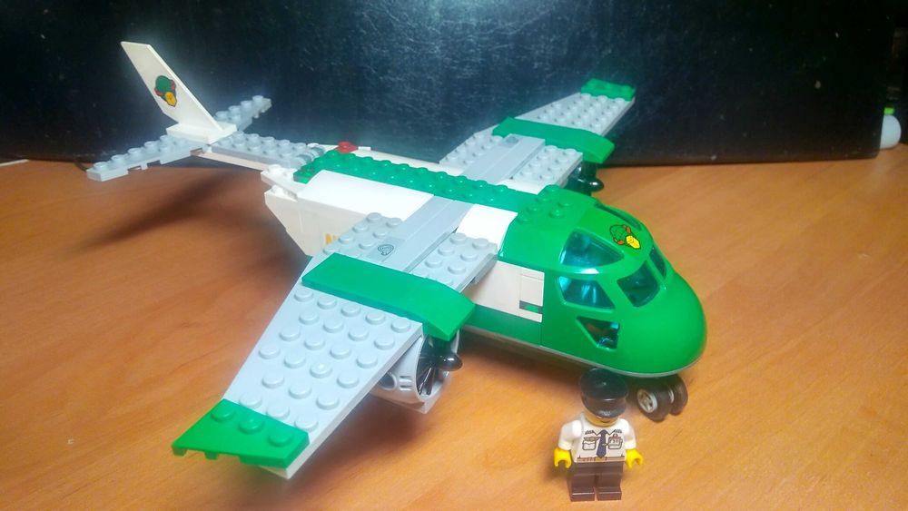 Конструктор Lego City  60101   Вантажний літак