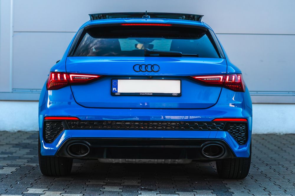 Wynajem Audi RS3 3.8sek 0-100 Wypożyczalnia aut sportowych i premium