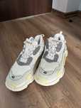 Balanciaga triple s white