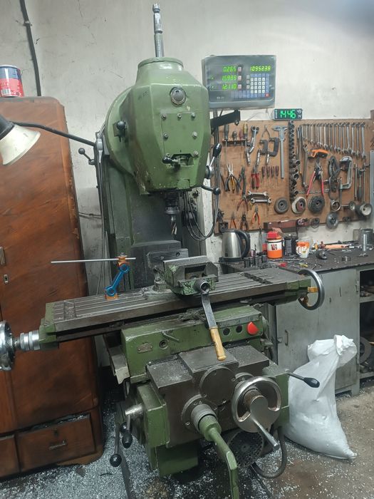 Вертикальний фрезерний станок вф91