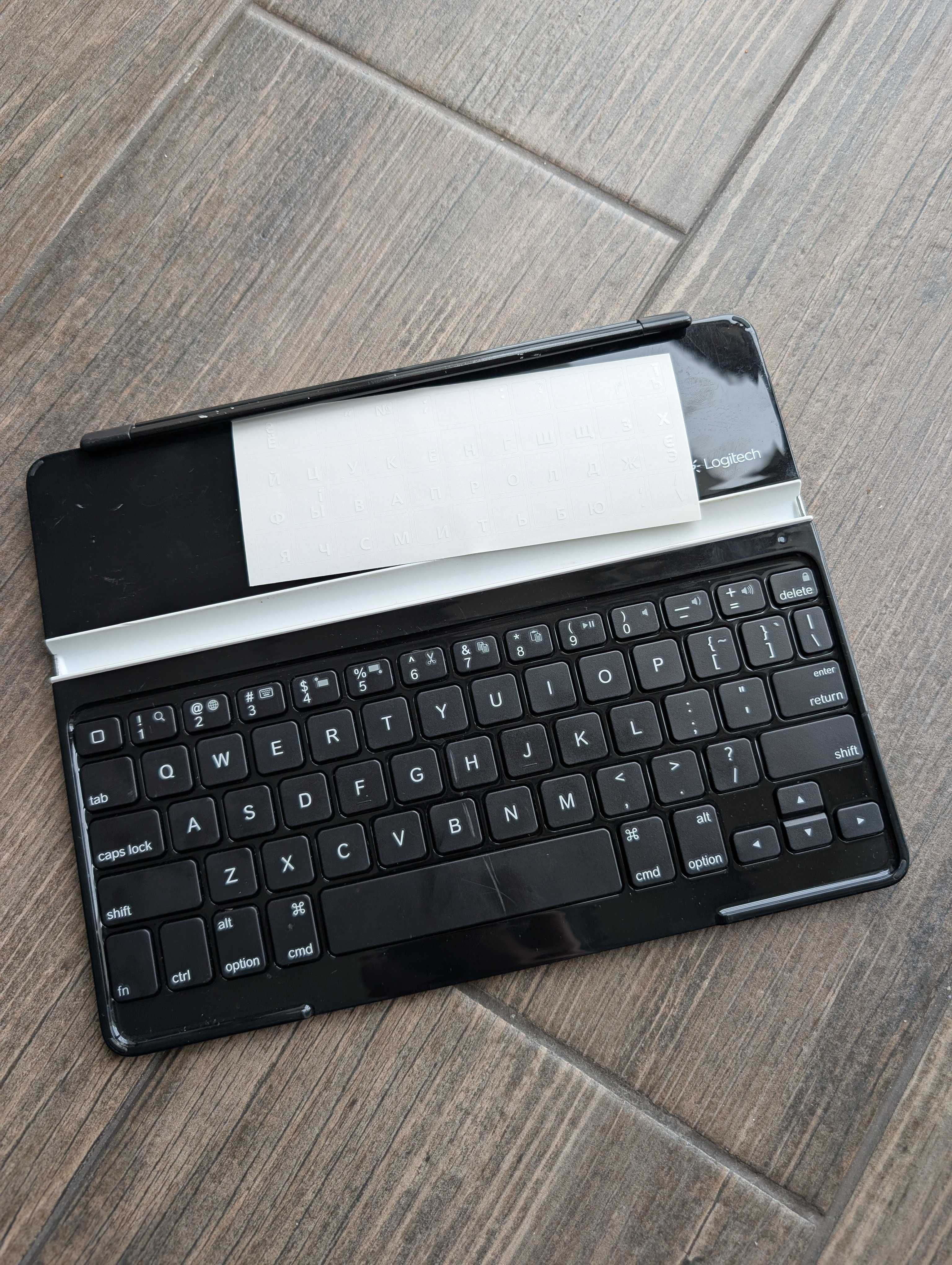 Bluetooth клавіатура Logitech Ultrathin Keyboard для  iPad 2 і  iPad 3